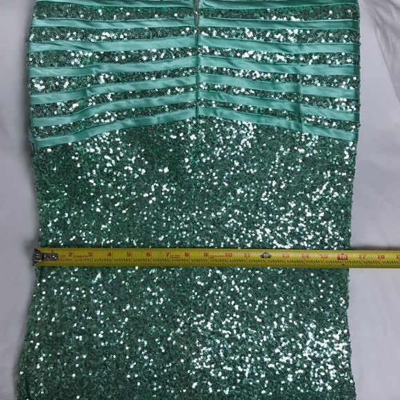 👗Gorgeous Green Sequin Formal/Prom Dress - Picture 7 of 8